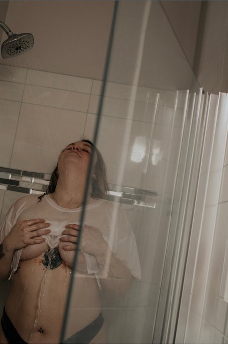 Naakte gelekte OnlyFans-foto van L