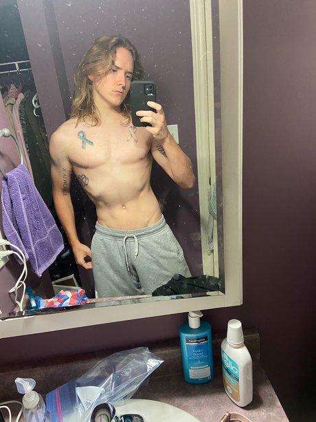 Naakte gelekte OnlyFans-foto van Jamie