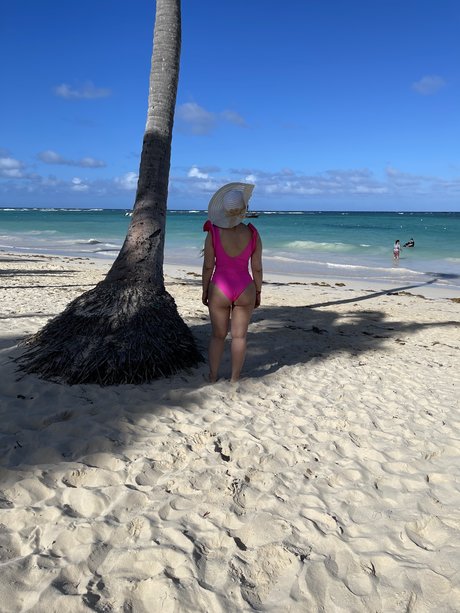 Naakte gelekte OnlyFans-foto van Maira Cortes Avila