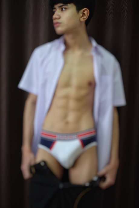 Naakte gelekte OnlyFans-foto van Mrb Photo