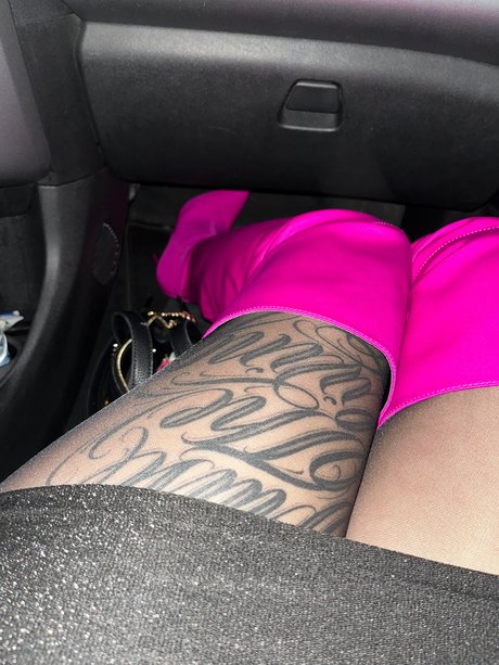 Naakte gelekte OnlyFans-foto van Akita888