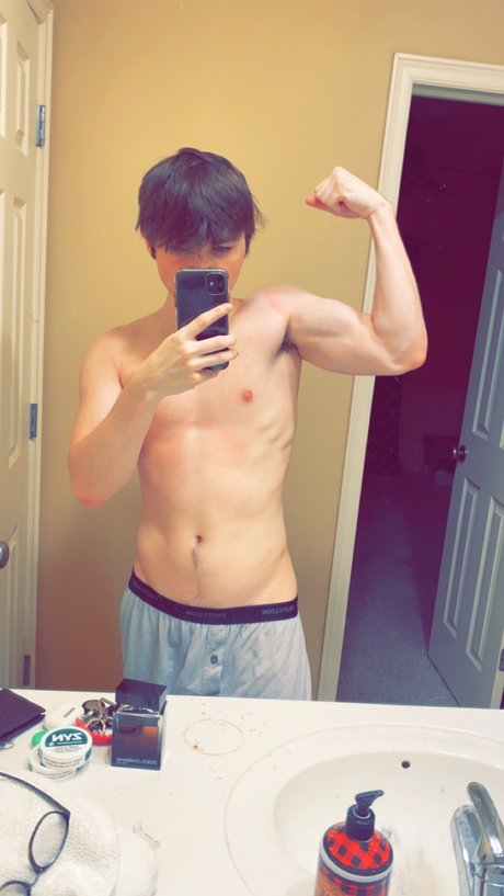 Naakte gelekte OnlyFans-foto van Javacoolman