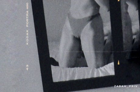 Naakte gelekte OnlyFans-foto van Zarah
