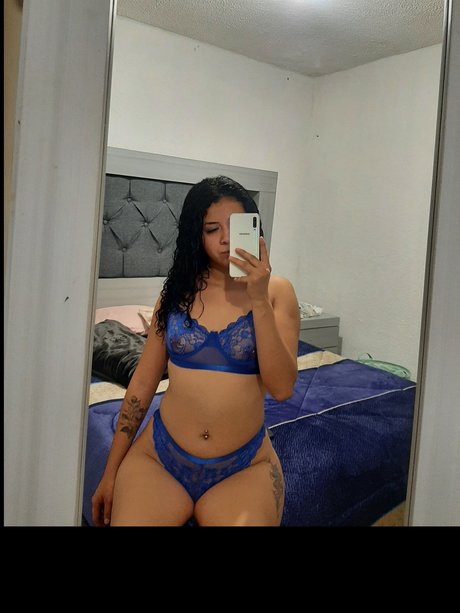Naakte gelekte OnlyFans-foto van Nataly M