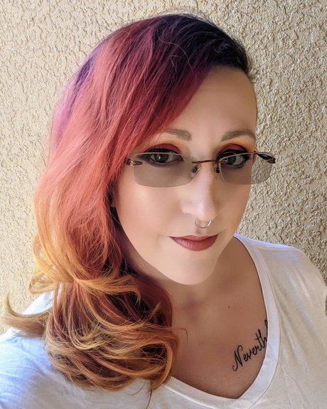 Naakte gelekte OnlyFans-foto van Osha Newsome