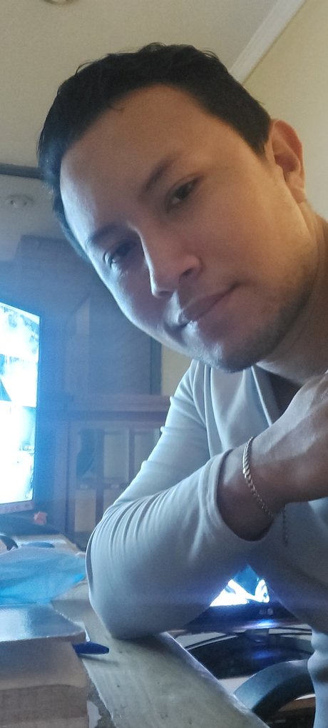 Naakte gelekte OnlyFans-foto van Crister