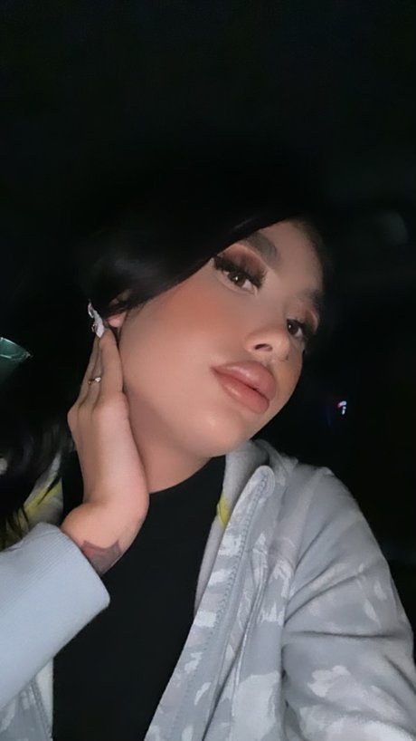 Naakte gelekte OnlyFans-foto van Italy Campos