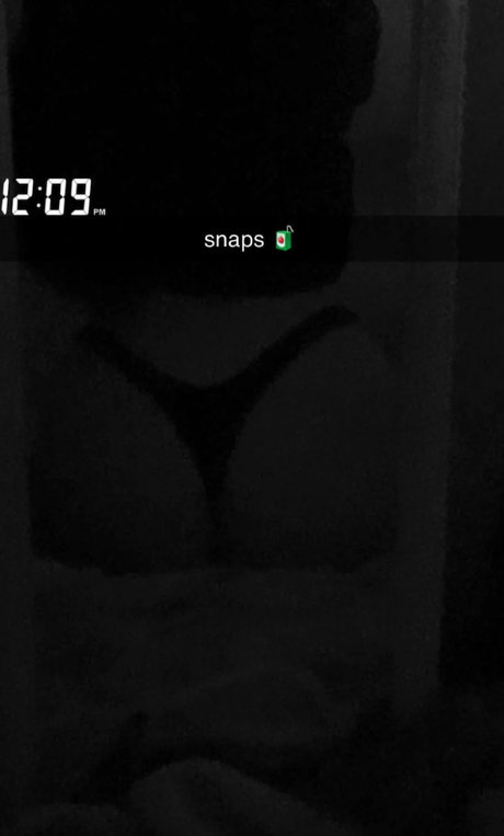 Naakte gelekte OnlyFans-foto van Makayla Hodgson