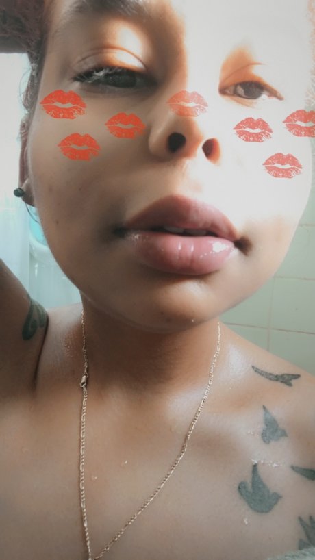 Naakte gelekte OnlyFans-foto van Money Ash 
