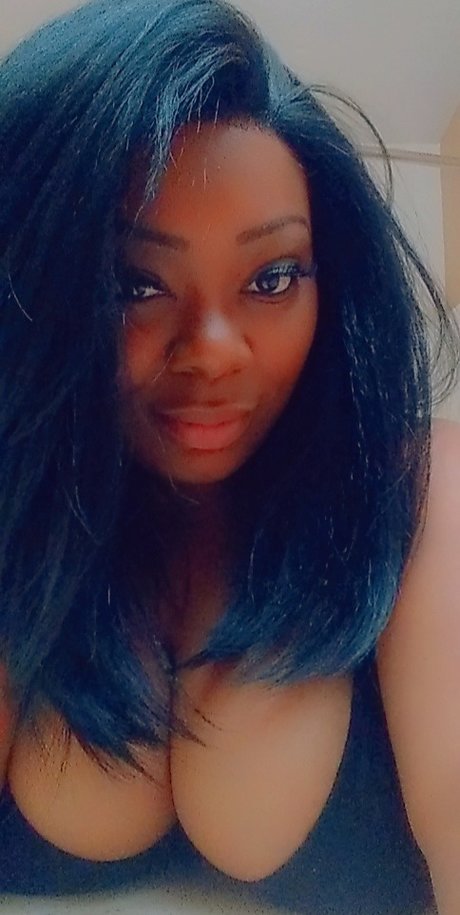 Naakte gelekte OnlyFans-foto van Jazziifaye