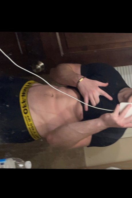 Naakte gelekte OnlyFans-foto van Sexylax69
