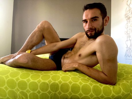 Naakte gelekte OnlyFans-foto van David Pardo