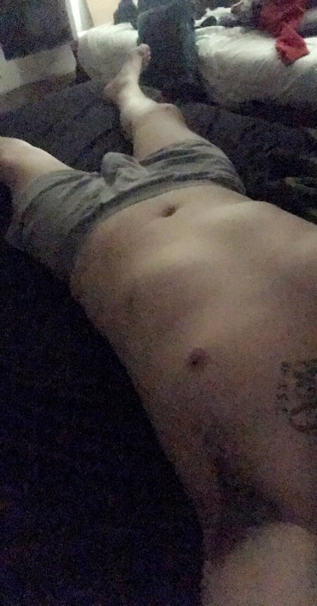Naakte gelekte OnlyFans-foto van Latino