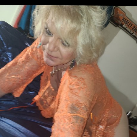 Naakte gelekte OnlyFans-foto van Naughty Dana