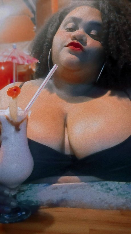 Naakte gelekte OnlyFans-foto van Lau Furaco