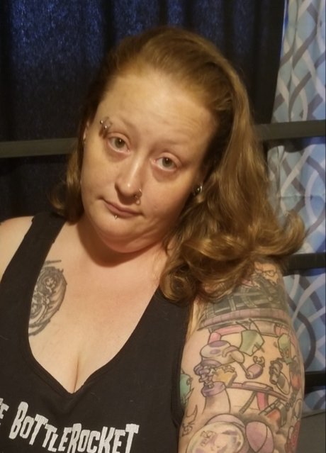 Naakte gelekte OnlyFans-foto van Rose Midnight