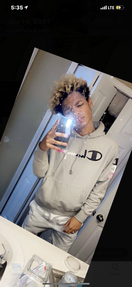 Naakte gelekte OnlyFans-foto van Liam Power