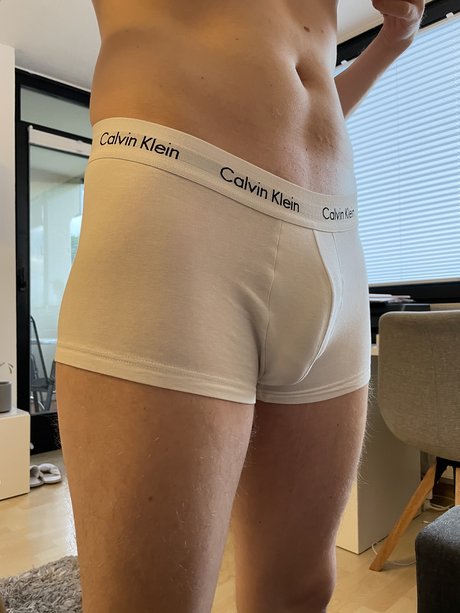 Naakte gelekte OnlyFans-foto van Lian Scale 
