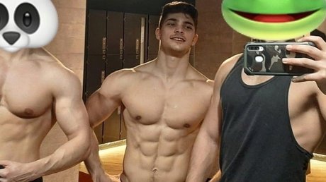 Naakte gelekte OnlyFans-foto van Lorenzo Polenghi