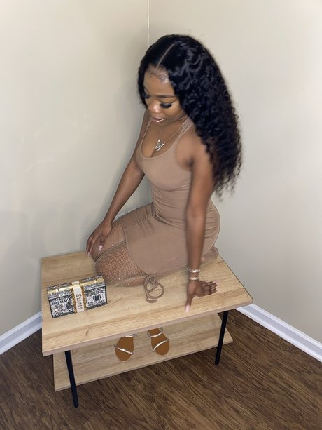 Naakte gelekte OnlyFans-foto van Goddess Kellz
