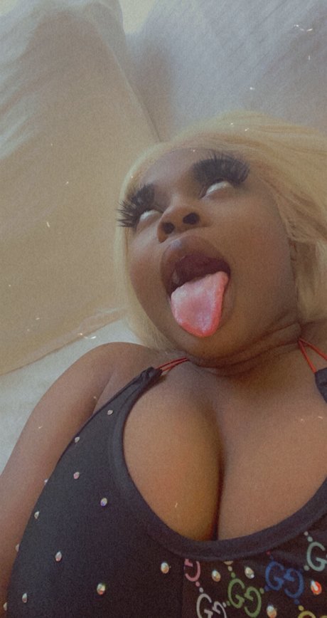Naakte gelekte OnlyFans-foto van Moestaxx