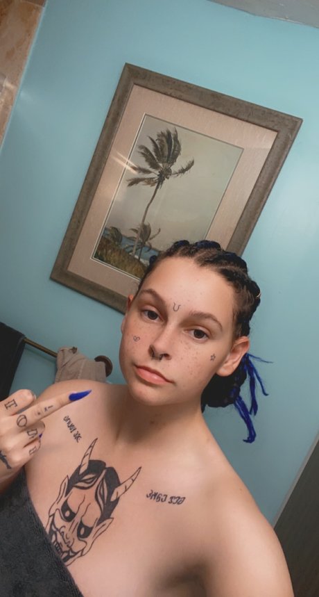 Naakte gelekte OnlyFans-foto van Summer