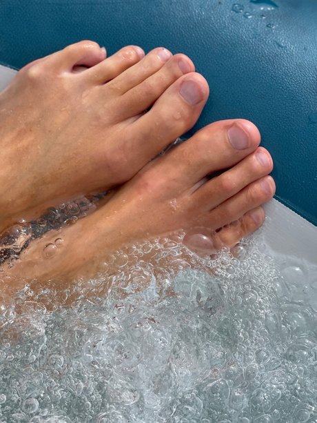 Naakte gelekte OnlyFans-foto van Robyn G
