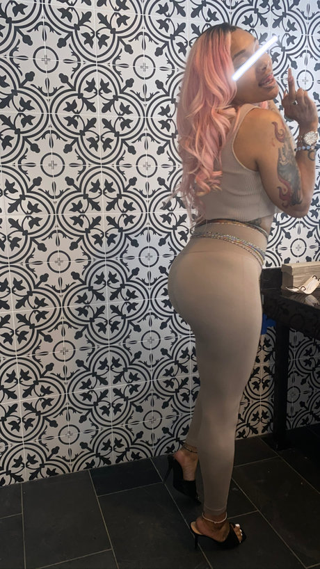 Naakte gelekte OnlyFans-foto van Amazing