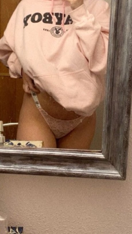Naakte gelekte OnlyFans-foto van Alexandria