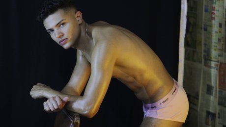 Naakte gelekte OnlyFans-foto van Viacnel