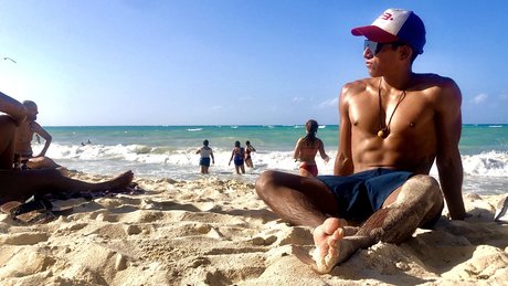 Naakte gelekte OnlyFans-foto van Vctor Lpez