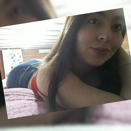 Naakte gelekte OnlyFans-foto van Whiten Queen