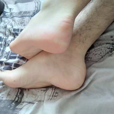 Naakte gelekte OnlyFans-foto van Julian Calderon