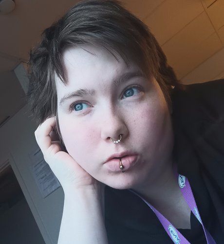 Naakte gelekte OnlyFans-foto van Viiababy