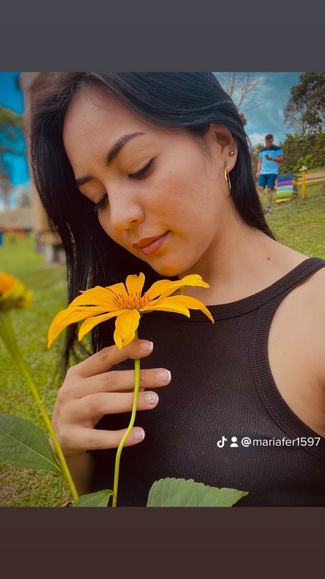 Naakte gelekte OnlyFans-foto van Mara