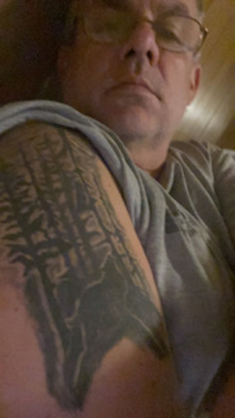 Naakte gelekte OnlyFans-foto van Thc003