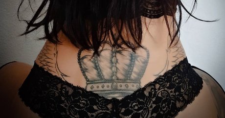Naakte gelekte OnlyFans-foto van Niralove