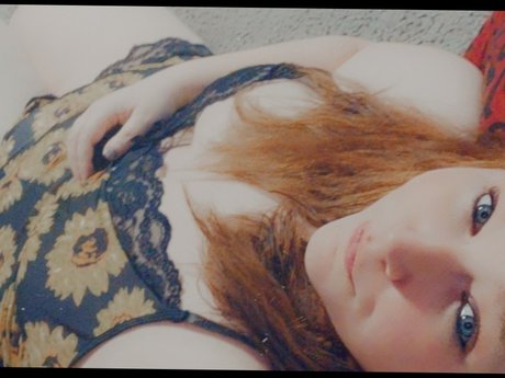 Naakte gelekte OnlyFans-foto van Scarlett