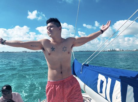 Naakte gelekte OnlyFans-foto van Eli Halil