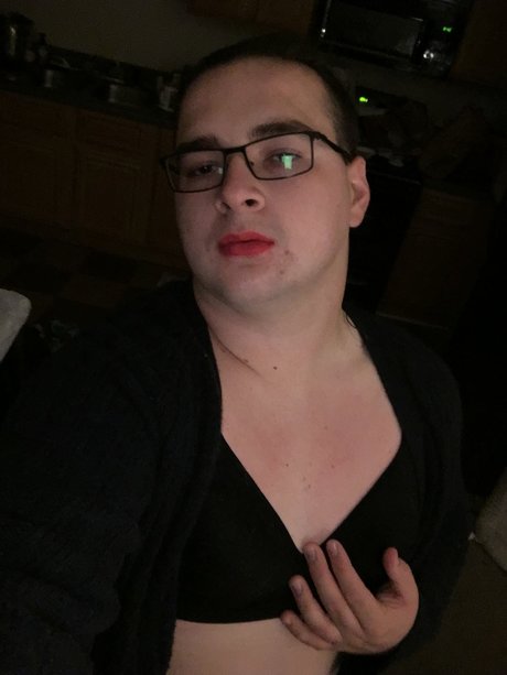 Naakte gelekte OnlyFans-foto van Sophias Sinns
