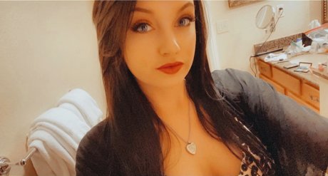 Naakte gelekte OnlyFans-foto van Nicole