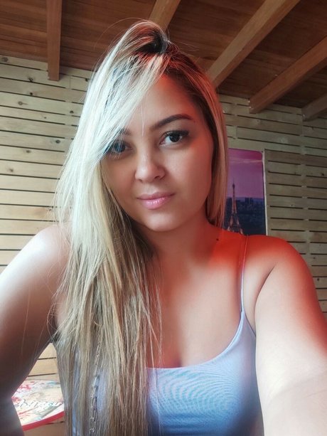 Naakte gelekte OnlyFans-foto van Jennymedina