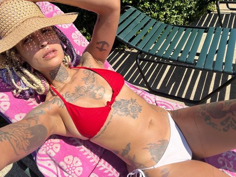 Naakte gelekte OnlyFans-foto van Sunnierae