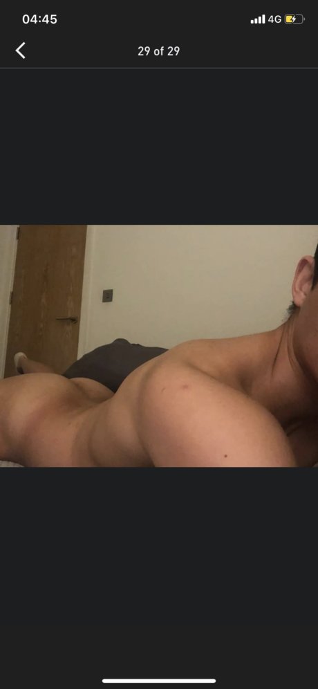 Naakte gelekte OnlyFans-foto van Vinnii