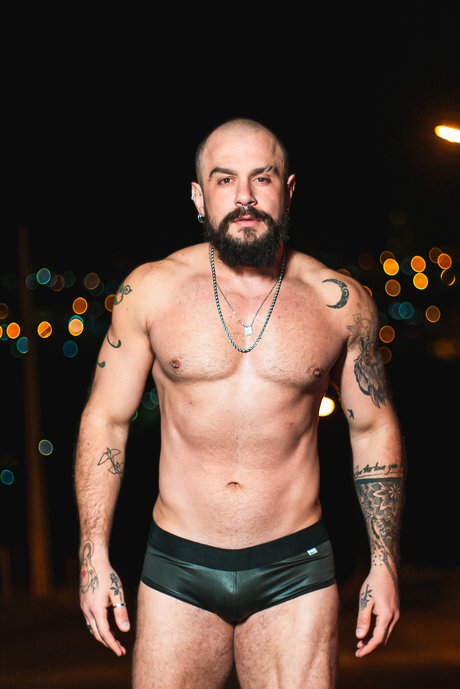 Naakte gelekte OnlyFans-foto van Rodrigo Cazangi
