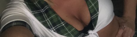 Naakte gelekte OnlyFans-foto van Vixenniki