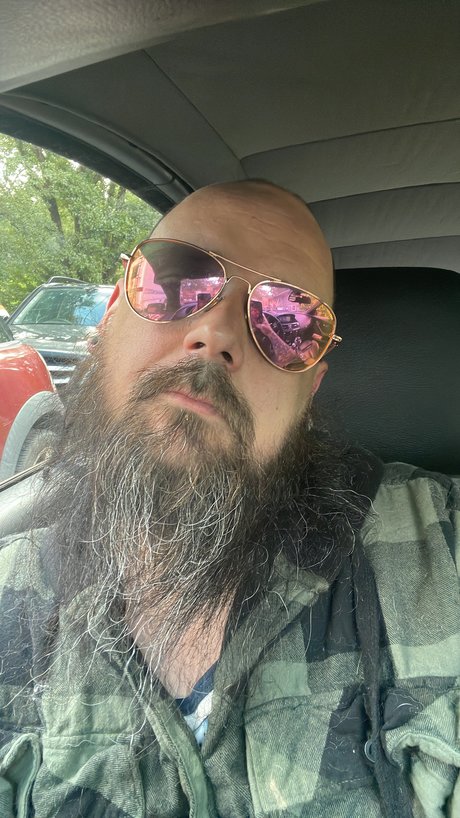 Naakte gelekte OnlyFans-foto van Vivacious Viking