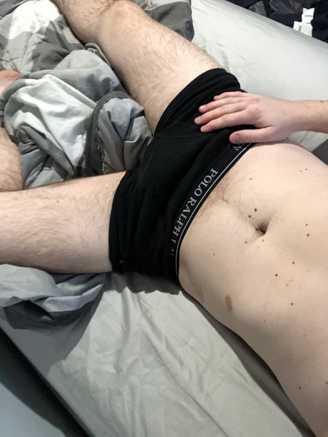 Naakte gelekte OnlyFans-foto van Pup Chance