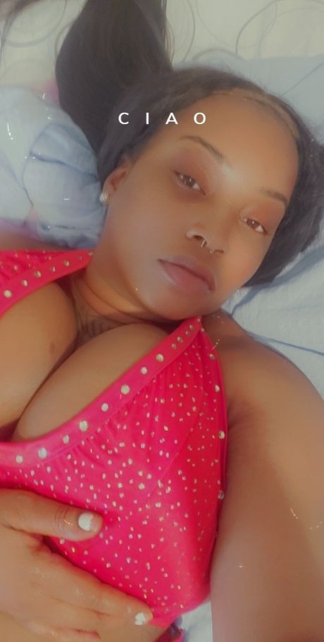 Naakte gelekte OnlyFans-foto van Unavailable 