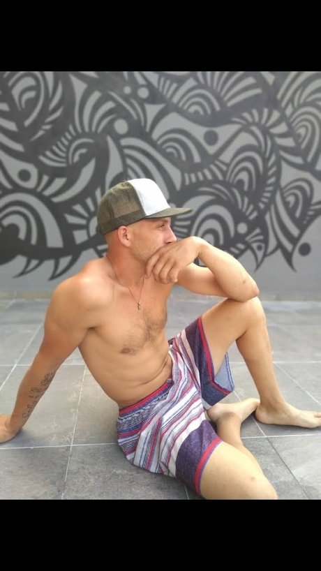 Naakte gelekte OnlyFans-foto van Matias Ojelea